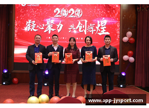 足球球员欢聚一堂：共襄盛举，团结力量，共创辉煌